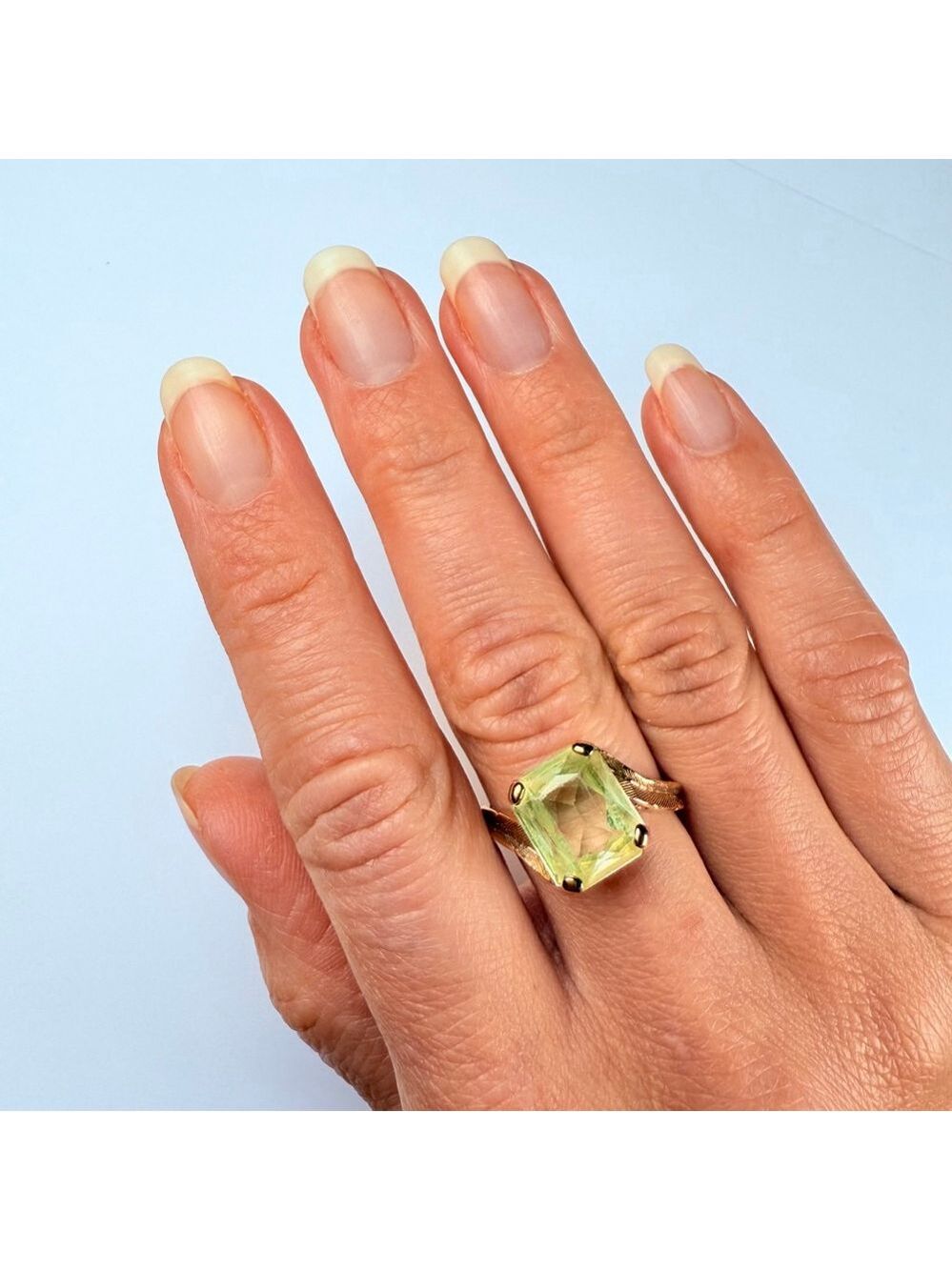 Estate 10K Gold 6.5 CT Green Spinel Feather Design Cocktail Vintage MCM Ring - Picture 10 of 13